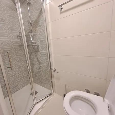 Paola * Betina (Sibenik-Knin)