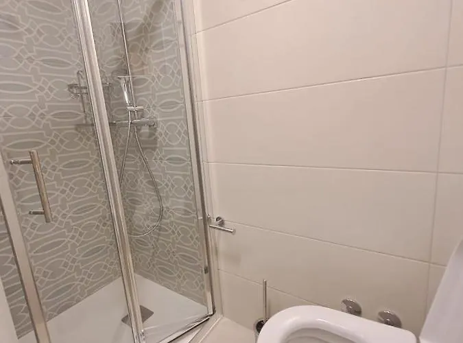 Paola * Betina (Sibenik-Knin)