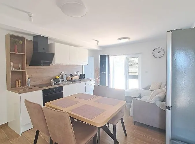 Paola Apartment Betina (Sibenik-Knin)